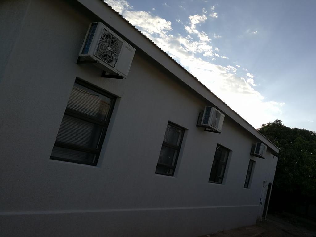 Tsumeb Guesthouse Kamho Esterno foto