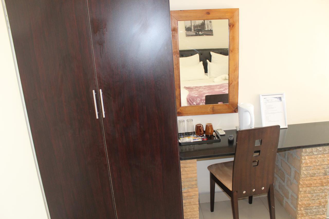 Tsumeb Guesthouse Kamho Esterno foto