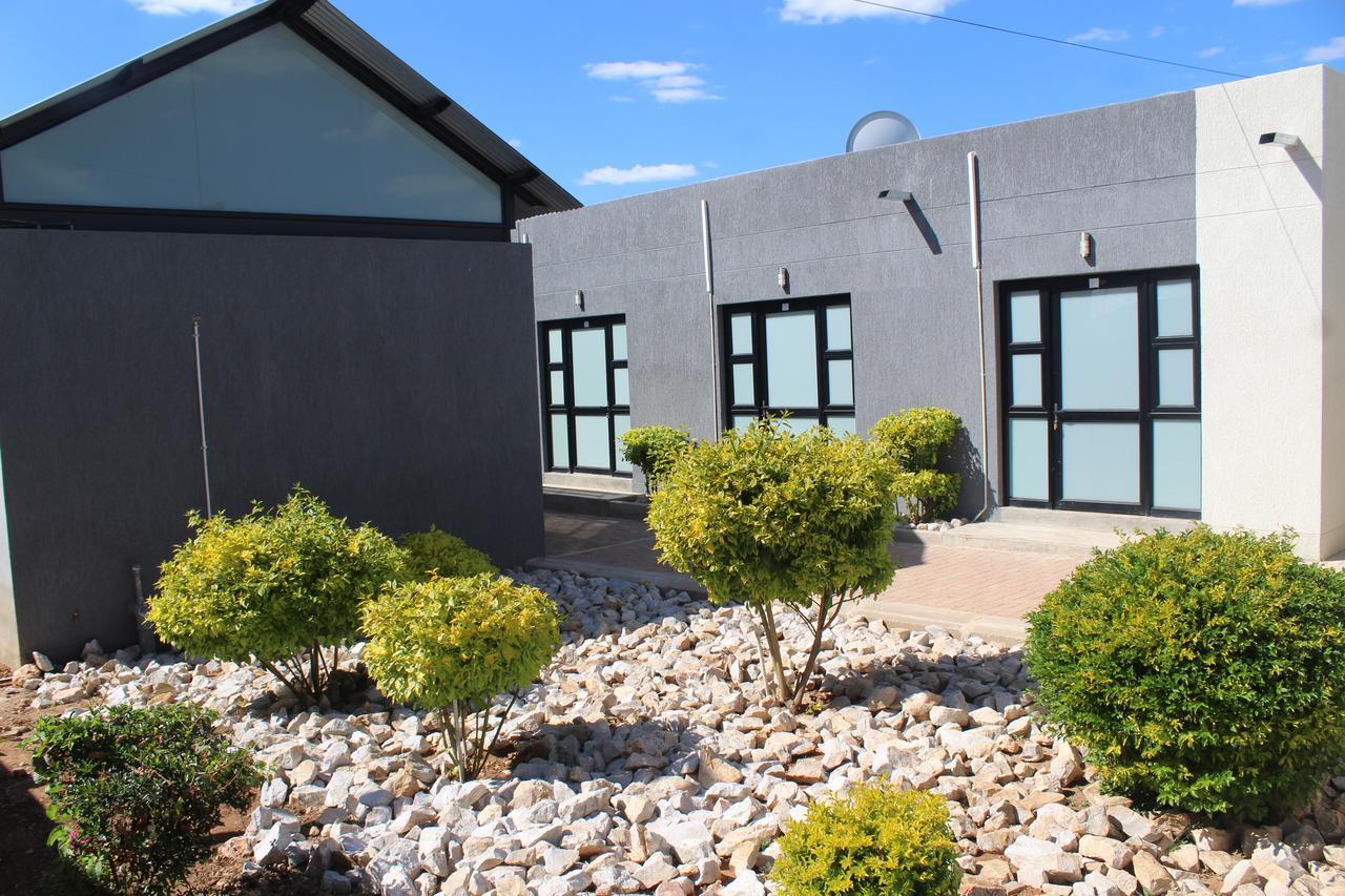 Tsumeb Guesthouse Kamho Esterno foto